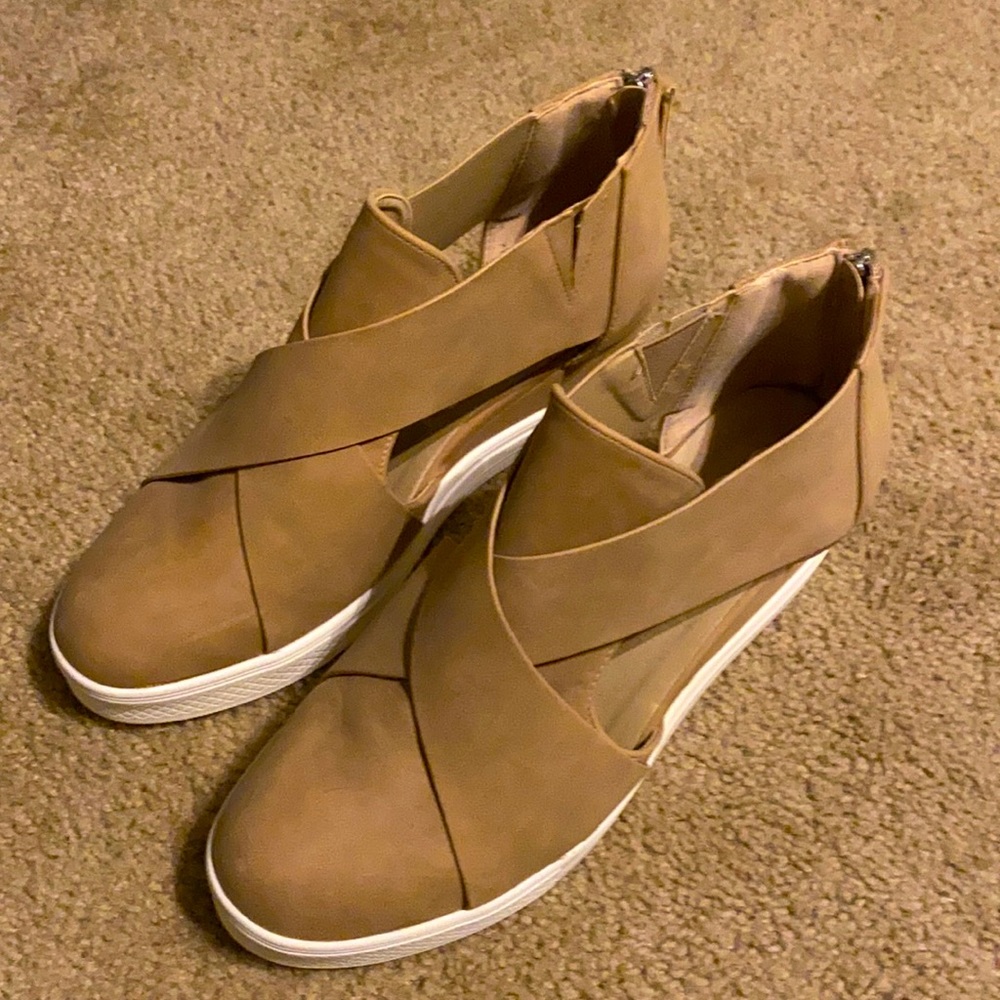 Like New Ccocci Wedge Size 10